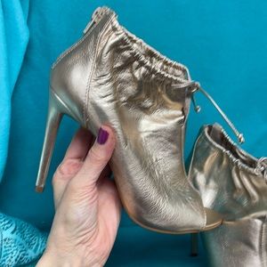 Aldo Gold Heels leather Brazil rare size 8 amazing quality